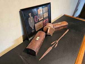 lot 327 image: African Inspired Dcor Grouping