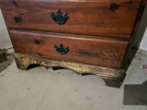 lot 472 image: Primitive Oak Hutch