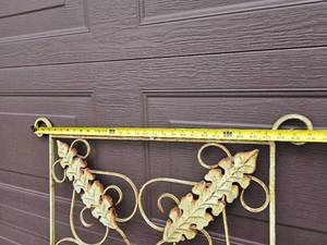 lot 175 image: Iron Floral Trellis