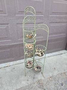 lot 191 image: Standing Planter Stand