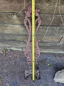 lot 191A image: Scrolled Iron Rose Harp