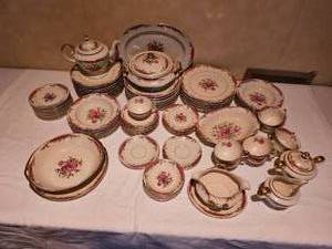 lot 223 image: Kings Rose Pattern from Continental Ivory (88 Pieces)