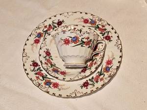 lot 405 image: Chatsworth Pattern Tea set from Royal Crown Derby