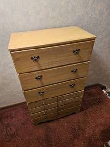 lot 406 image: Vintage Five Drawer Bedroom Dresser