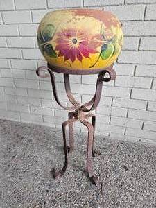lot 240 image: Charming Painted Planter with Scrolled iron Stand