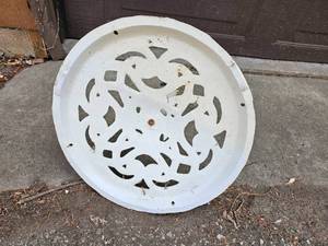 lot 432 image: Iron Scrolled Patio Umbrella Stand
