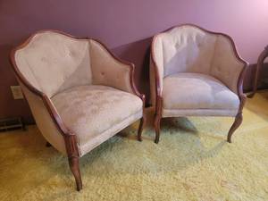 lot 497 image: Classic Vintage Bergere Parlour Chairs