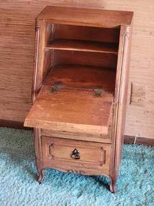 lot 490 image: Vintage Italian Import Miniature Secretary-Style Jewelry Chest