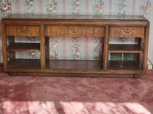 lot 115 image: Retro Drexel Entry Console Table