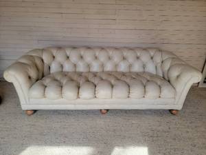 lot 481 image: Vintage Mid-Century Modern  Classic Leather Inc. Tufted White Leather Sofa