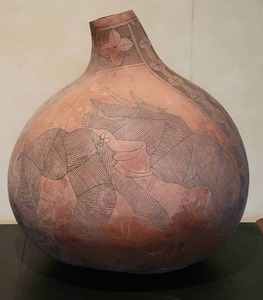 lot 5 image: Primitive Kamba Fine Art Carved African Gourd - Elephants & Giraffes