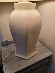 lot 119 image: Large White Ceramic Ginger Jar Table Lamp with Black Shade