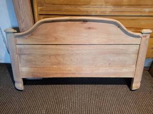 lot 353 image: Vintage Handpainted Provincial Full Size Bed Set