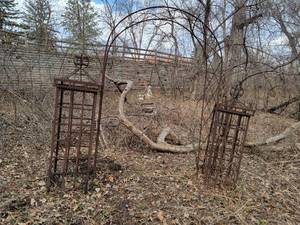 lot 52 image: Enchanting Vintage Metal Garden Trellis with Side Columns