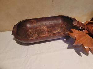 lot 279 image: Hawaiian MCM Monkey Pod Wood Table Service Ware (8)