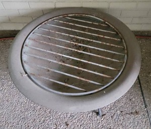 lot 273 image: Classic Metal Fire Pit