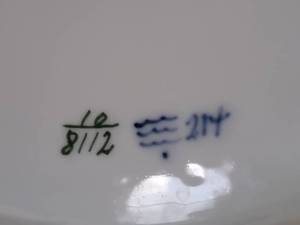 lot 266 image: Vintage Royal Copenhagen Blue Painted Lidded Bowl