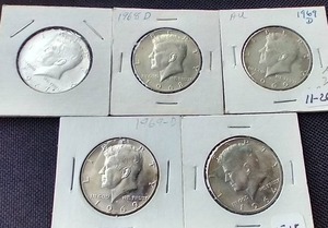 lot 10 image: (5) Silver Kennedy Half Dollars - (1) 90% & (4) 40%