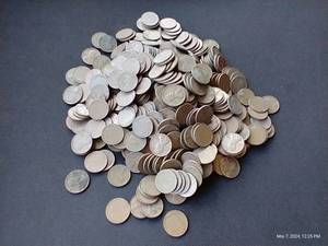 lot 19 image: (500) Wheat Pennies
