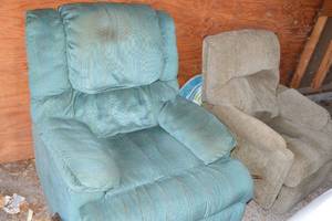 11 - 2ct Plush Recliners