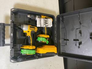 Dewalt Double Power Drill Set