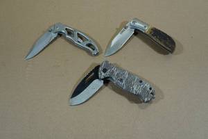3 Folding Pocket Knives