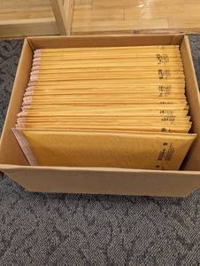 Near full case of Jiffylite 12.5 x 19 self seal cushion mailers