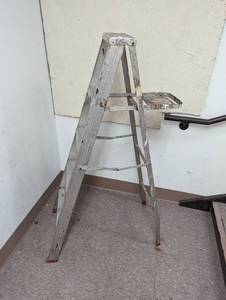 Aluminum 4ft painters ladder