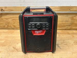 MILWAUKEE M18 Lithium-Ion Cordless Jobsite RadioCharger (Battery Not Included)