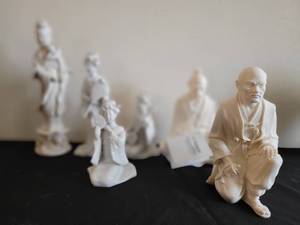 lot 65 image: Assorted Alabaster Sculptures by A. Giannelli and Fitz and Floyd Porcelain Figurines