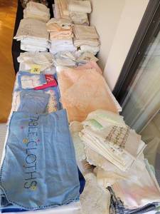 lot 71 image: Vintage Embroidered Table Linens Collection