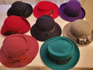 lot 100 image: Assorted Vintage Wool Felt Hats - Bundle of 8