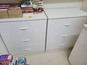 lot 95 image: Modern White Four-Drawer Dresser and Two-Shelf Bookcase Combination