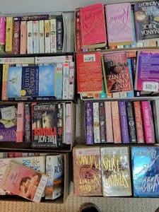 lot 106 image: Large Mixed Fiction and Non-Fiction Book Lot