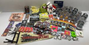 lot 15 image: Flea Marketers Lot