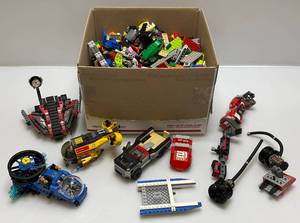 lot 82 image: Misc. Legos Lot