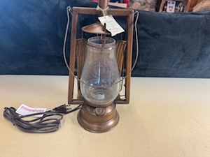 lot 35 image: Lumbertown Lantern Lamp - Handcrafted Lighting