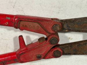 lot 46 image: Pair of Bolt Cutters