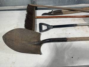 lot 50 image: Home and Garden Tools