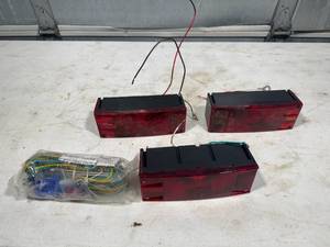 lot 60 image: Three Trailer Lights and Wiring