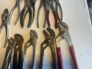 lot 72 image: Twelve Pliers - Various Sizes