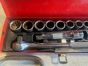 lot 91 image: 12 Drive Socket Set with Speed Wrench