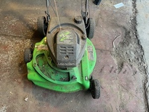 lot 98 image: Lawn Boy 4.5 hsp Mower