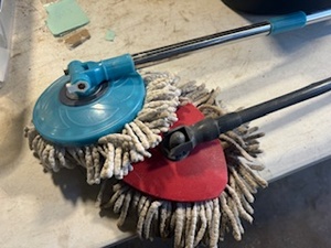 lot 100 image: Mop Bucket and Mops