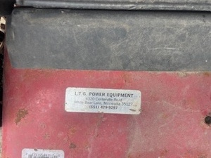 lot 8 image: Toro Lawn Mower