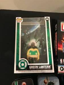 NEW NBA PRIZM BASKETBALL MONOPOLY GAME  4 EMPTY TINS  GREEN LANTERN FUNKO FIGURE
