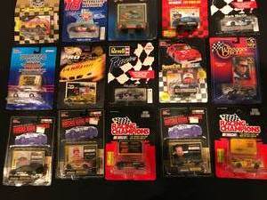 LOT OF 15 NEW IN PACKAGE DIE CAST CARS - LOOK
