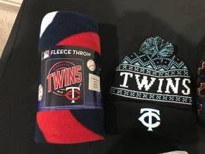 MN TWINS STADIUM GIVEAWAY LOT - FLEECE BLANKET, BASEBALL CAP, NECK PILLOW, MNUFC STOCKING HAT ALL NEW