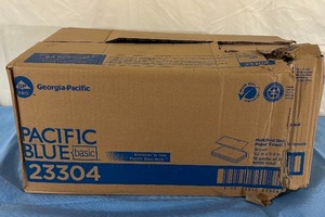lot 80 image: 1 Case (16 packs, 250 each) NEW Georgia Pacific GP Pro 23304 9.2 x 9.4 Pacific Blue Basic Multifold Recycled Paper Towel - Dented Box