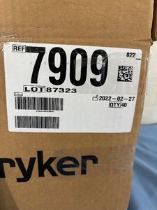 lot 122 image: MSRP $150 1 Case (40 each) NEW Stryker 7909 Sage&nbspRinse-free cap, Pre-moistened with shampoo, conditioner, and detangler, Ultra-soft fabric lining, Hypoallergenic - See Youtube For Info